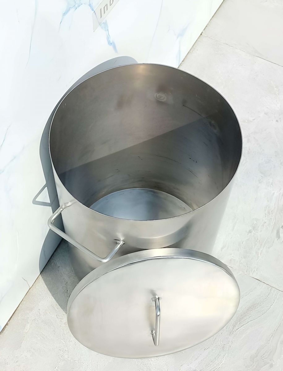 thung-inox-co-nap