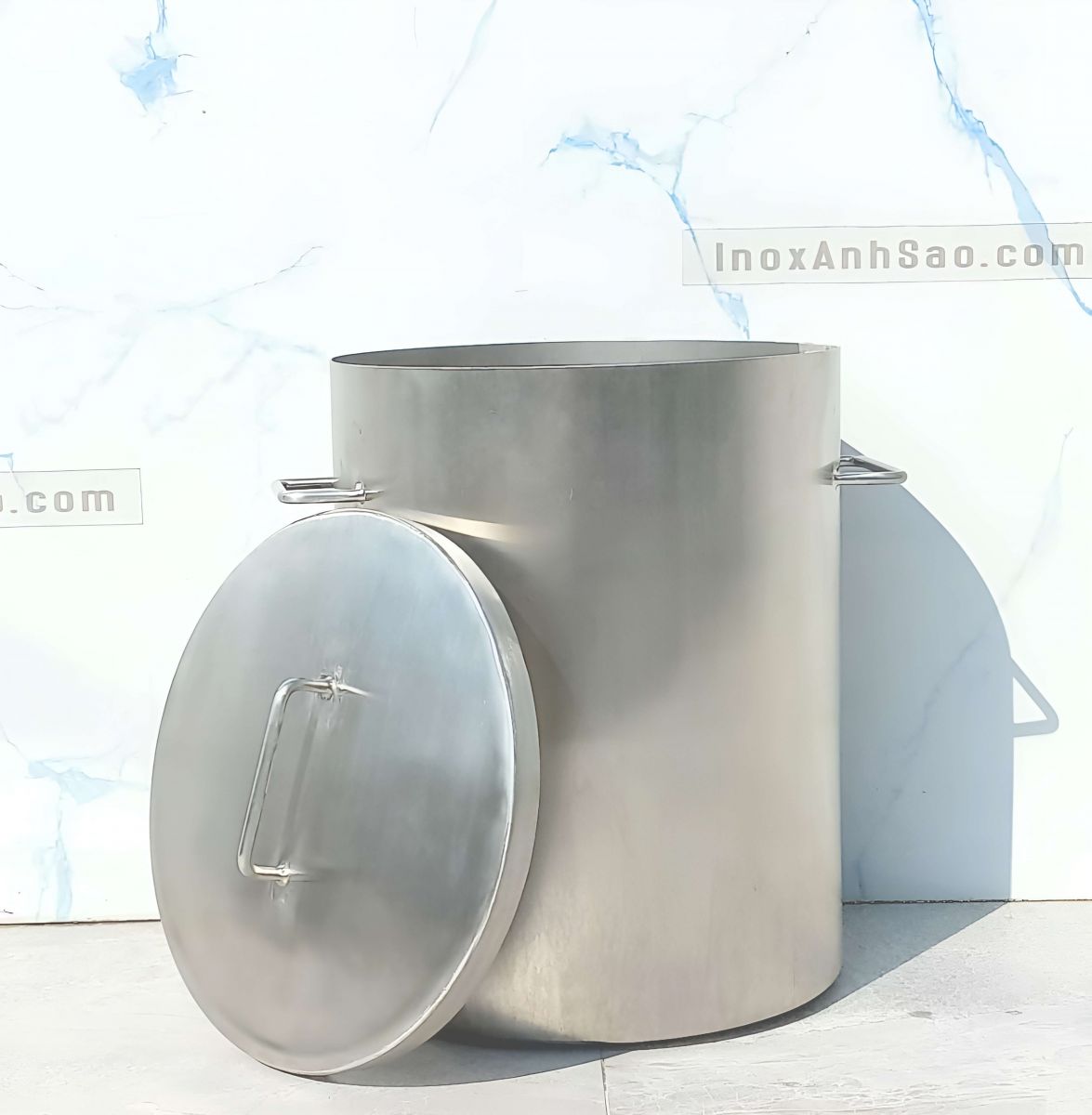 thung-inox-co-nap