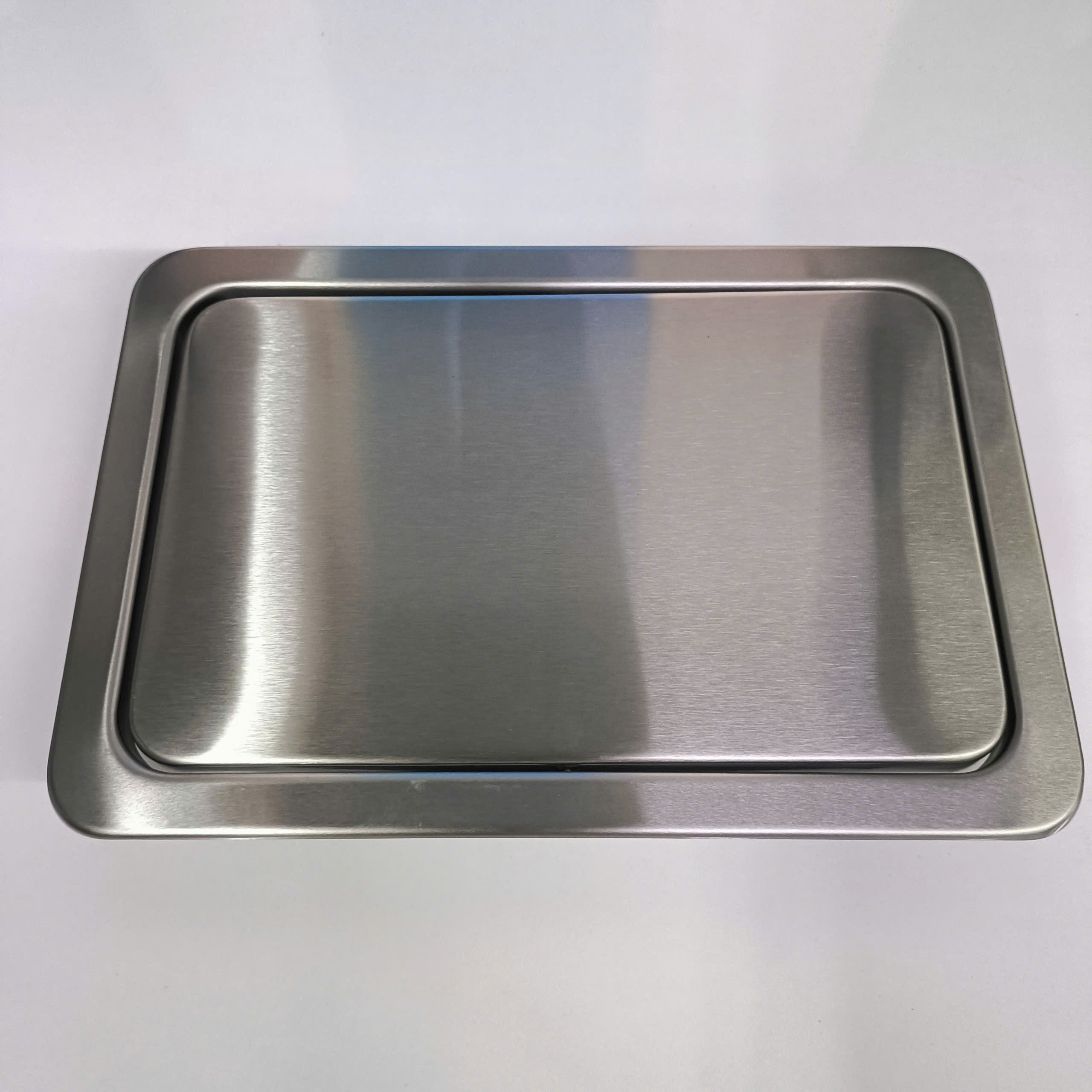 nap-thung-rac-inox