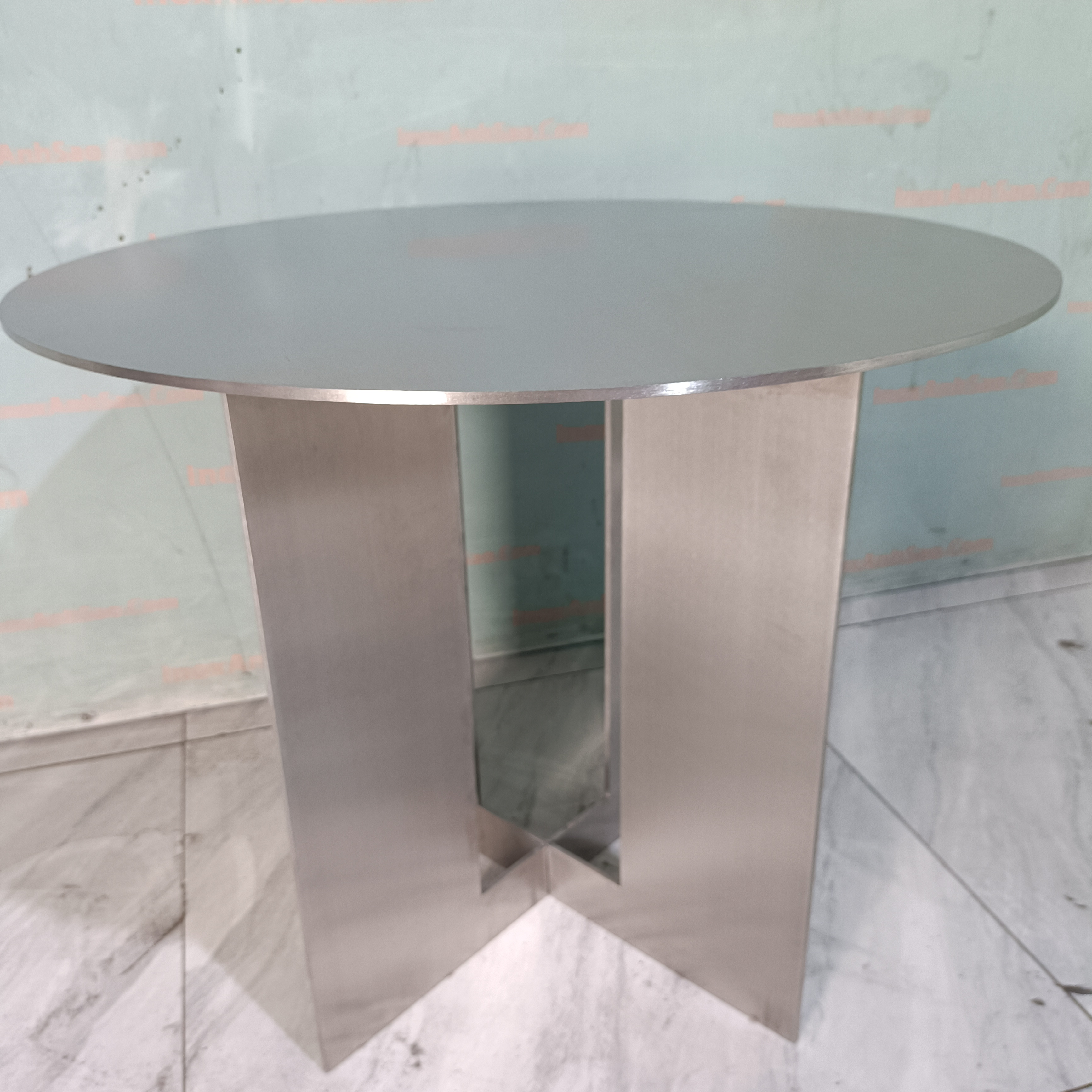 ban-tra-tron-inox-t72