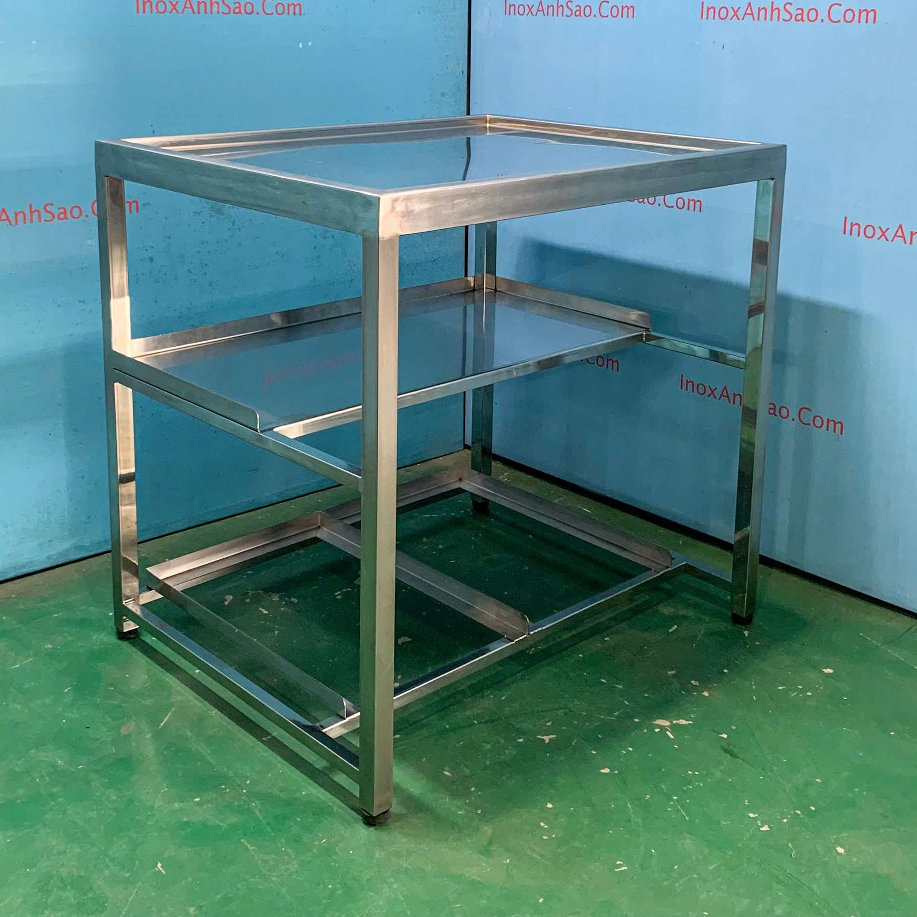 ban-thao-tac-inox