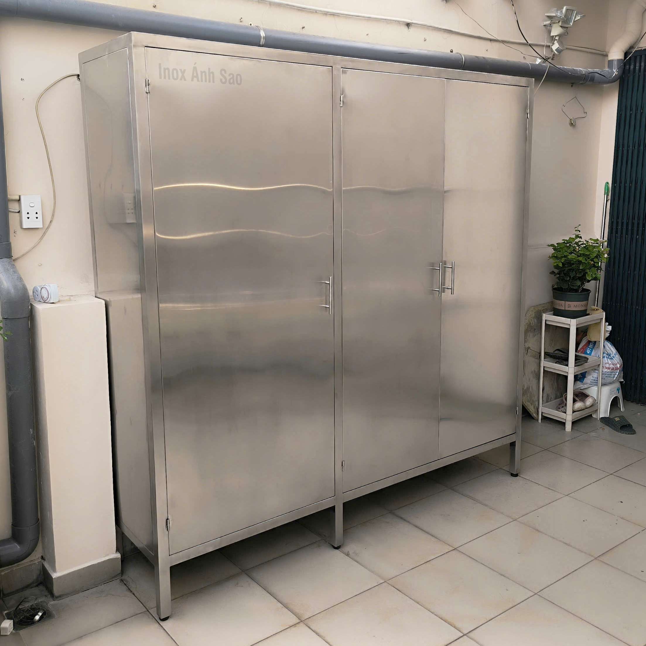 tu-inox-4-tang-4-canh-kinh-n07