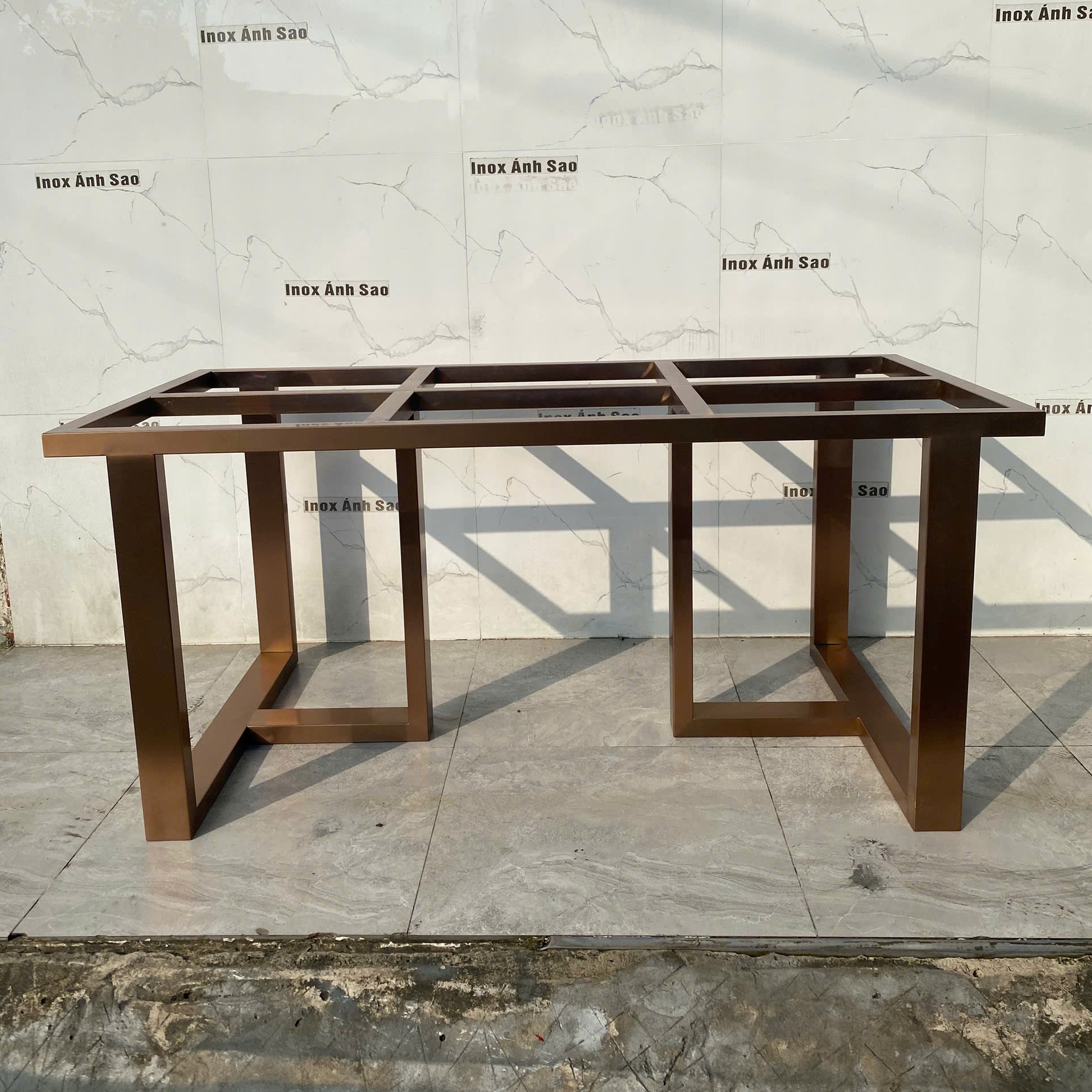 chan-ban-an-inox-ma-hong-xuoc-a42